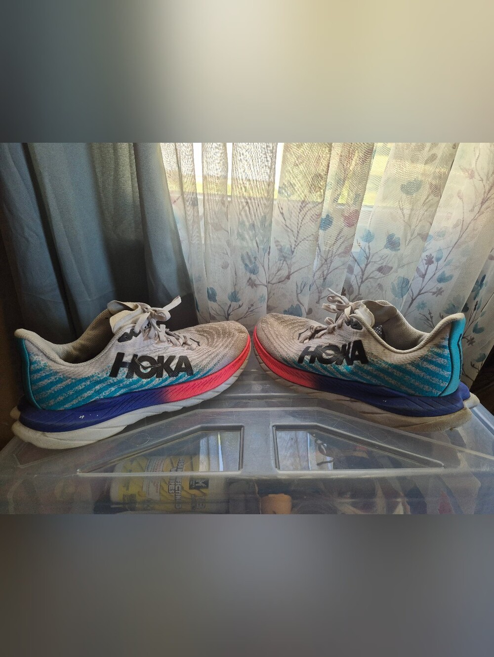 Women's HOKA's 9.5